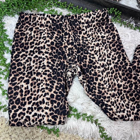 §🌸5/$25🌸One Blonde One Brunette Leopard Printed Cropped Leggings Size S/M - Picture 12 of 16